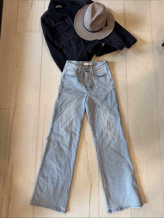 Judy Blue Denim - Judy Blue Light Wash Straight-Leg High-Rise Jeans